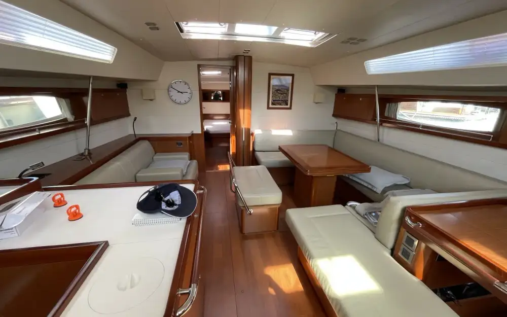 slider 9 Beneteau Oceanis 58