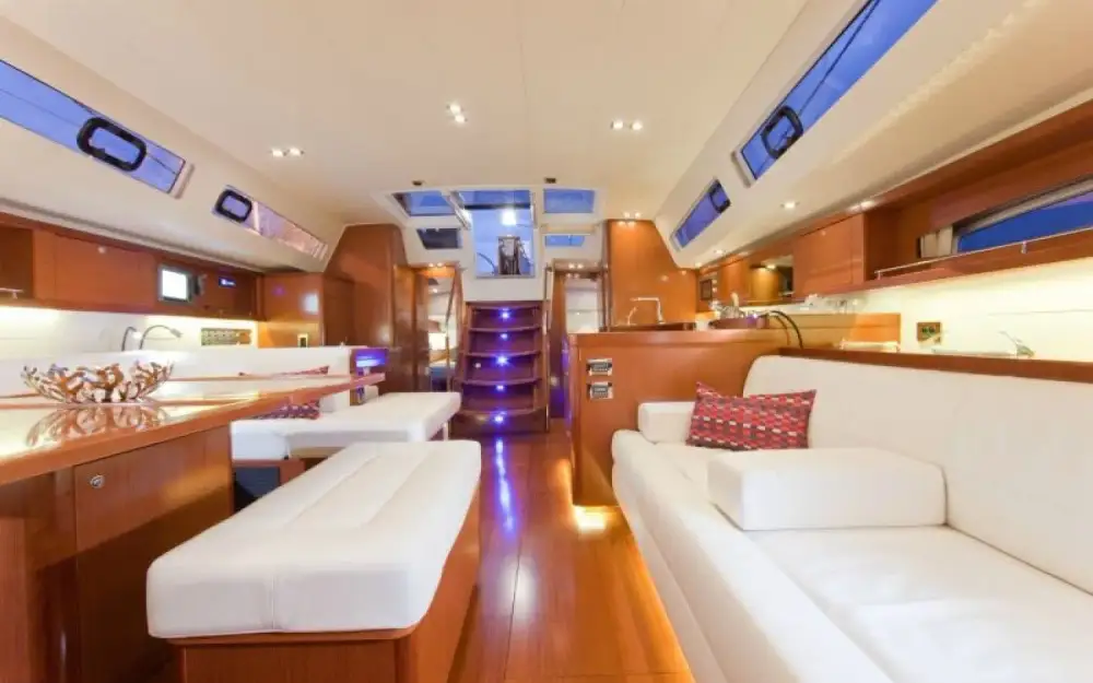 slider 10 Beneteau Oceanis 58