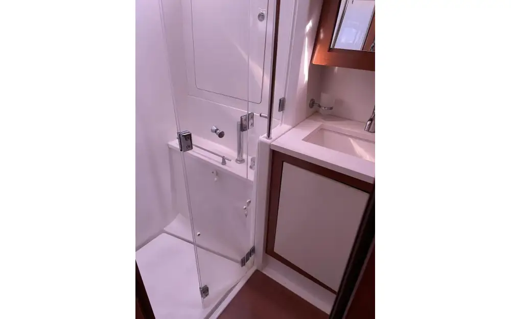slider 18 Beneteau Oceanis 58