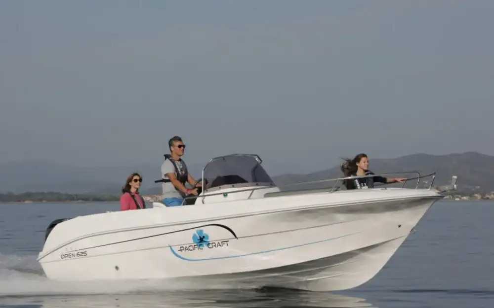 slider 2 Pacific Craft  625 Open Trendy