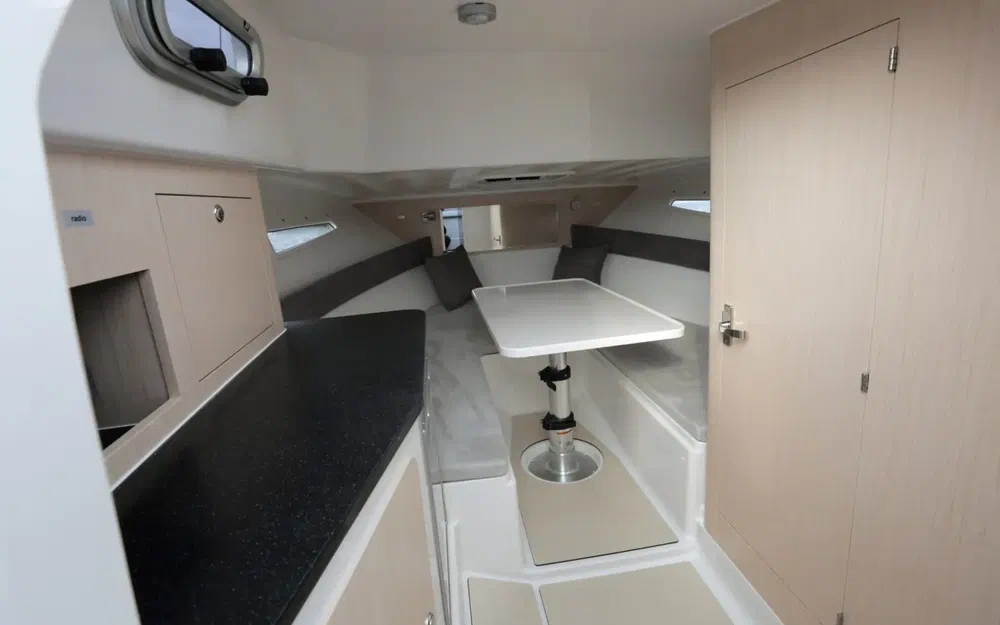 slider 8 Pacific Craft 750 Open