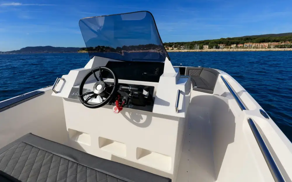 slider 8 Pacific Craft  27 RX