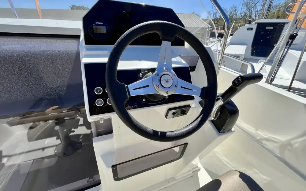 slider 4 Pacific Craft  670 Open Trendy