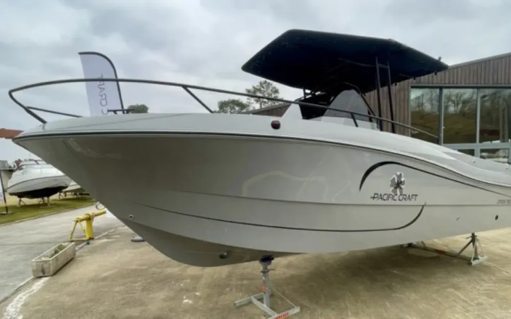 slider 2 Pacific Craft  750 Open - null