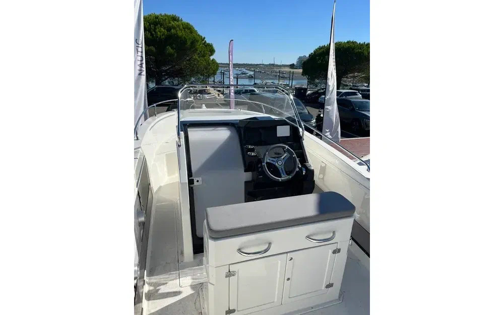 slider 4 Pacific Craft 750 Open