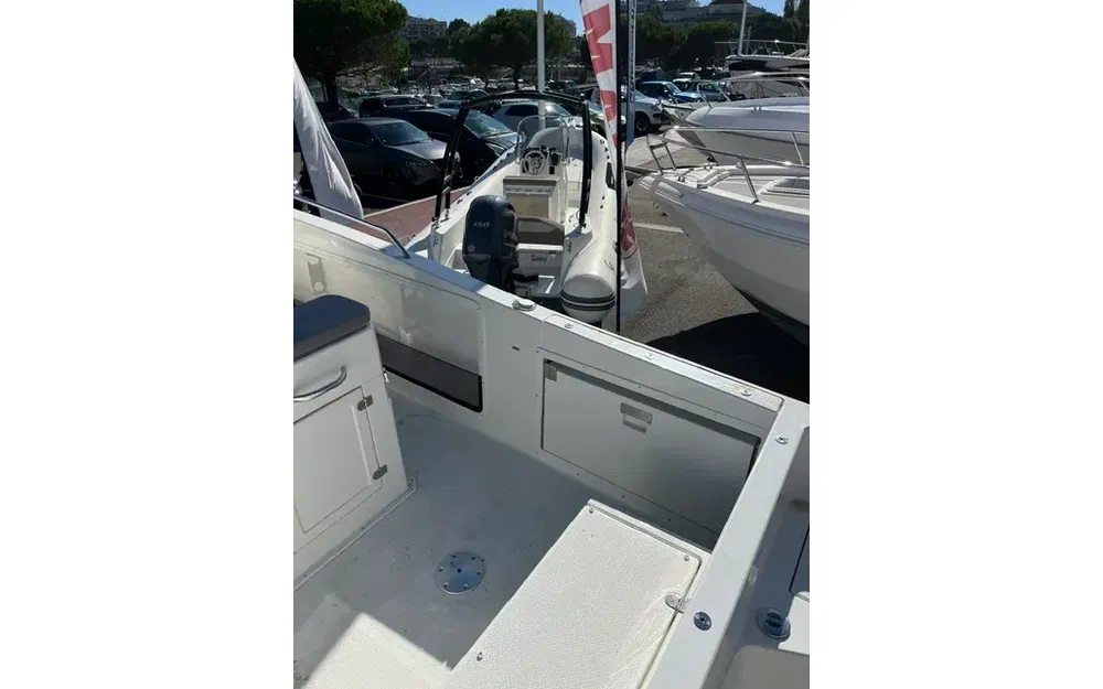 slider 5 Pacific Craft 750 Open