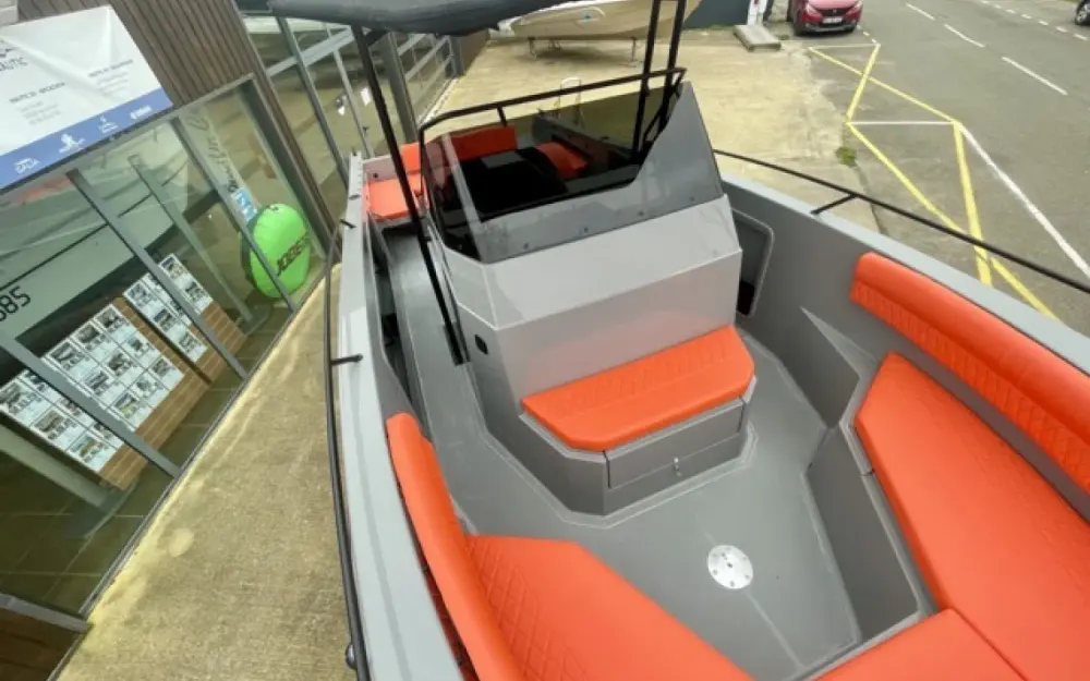 slider 7 Pacific Craft  750 Open - null
