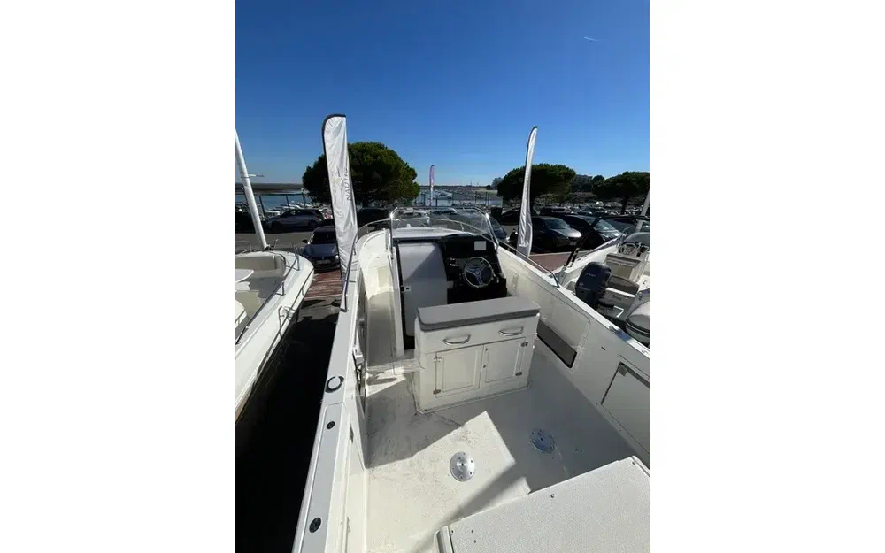 slider 6 Pacific Craft 750 Open