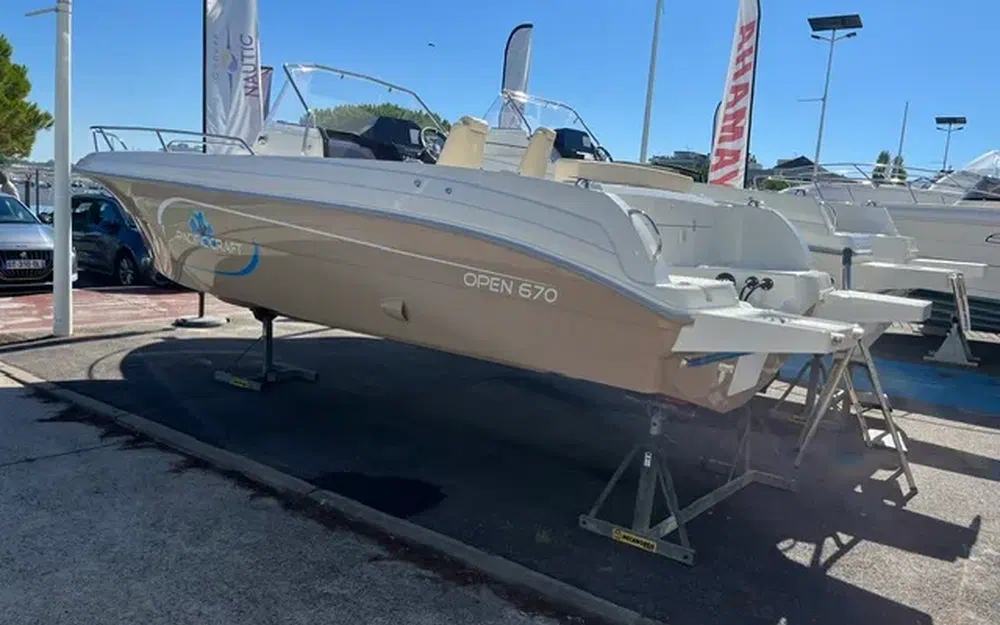 slider 6 Pacific Craft 670 Open