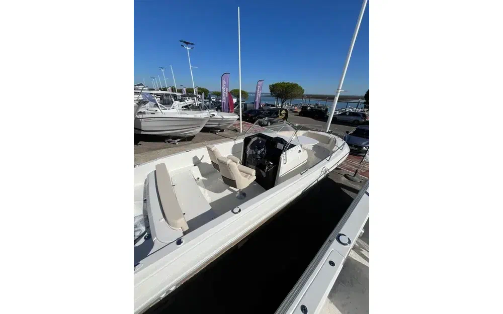 slider 3 Pacific Craft 670 Open