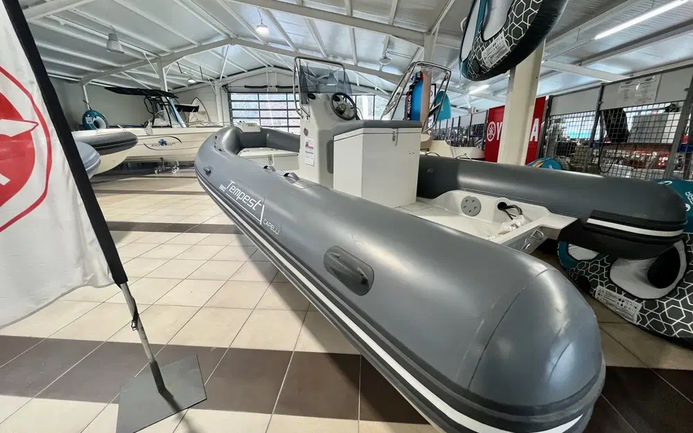 slider 2 Capelli Tempest 560