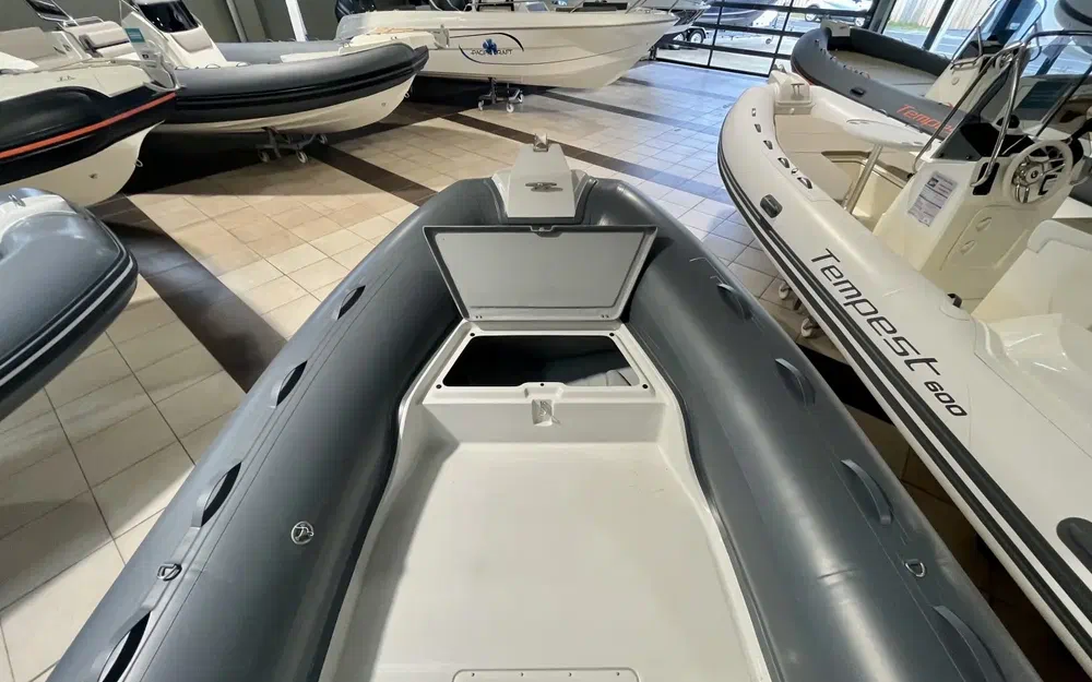 slider 6 Capelli Tempest 560