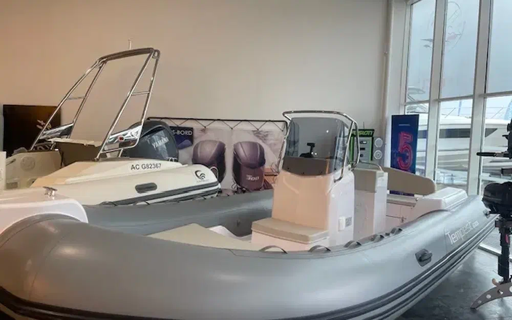 slider 2 Capelli Tempest 630S