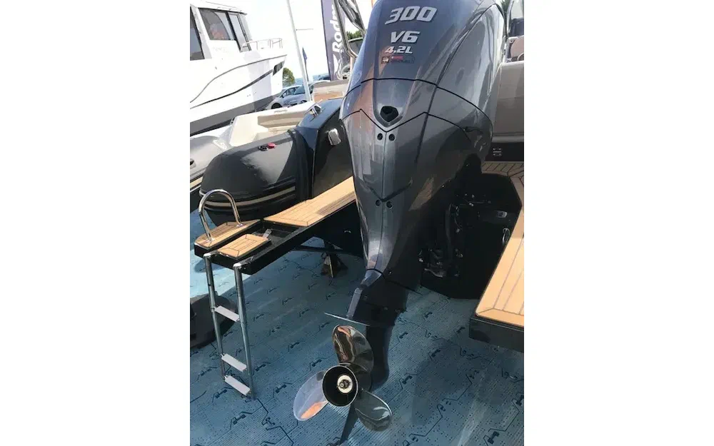slider 3 Capelli Tempest 800 Open