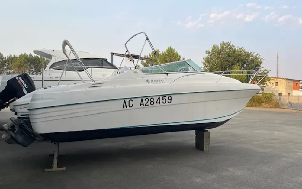 slider 11 Jeanneau Leader 705