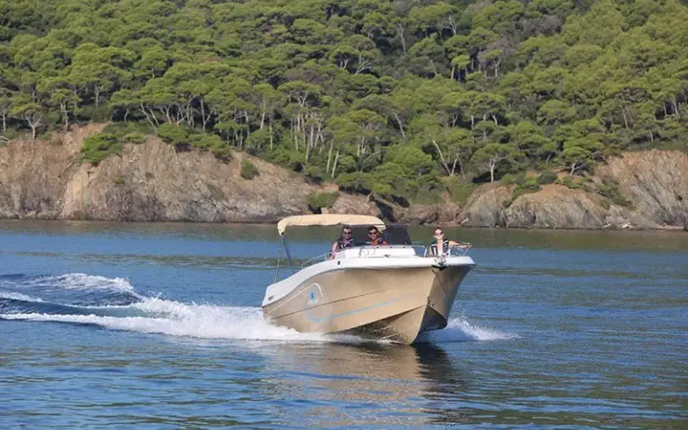 slider 11 Pacific Craft  750 Open - null