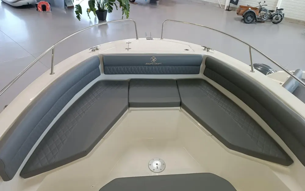 slider 8 Pacific Craft  750 Open - null