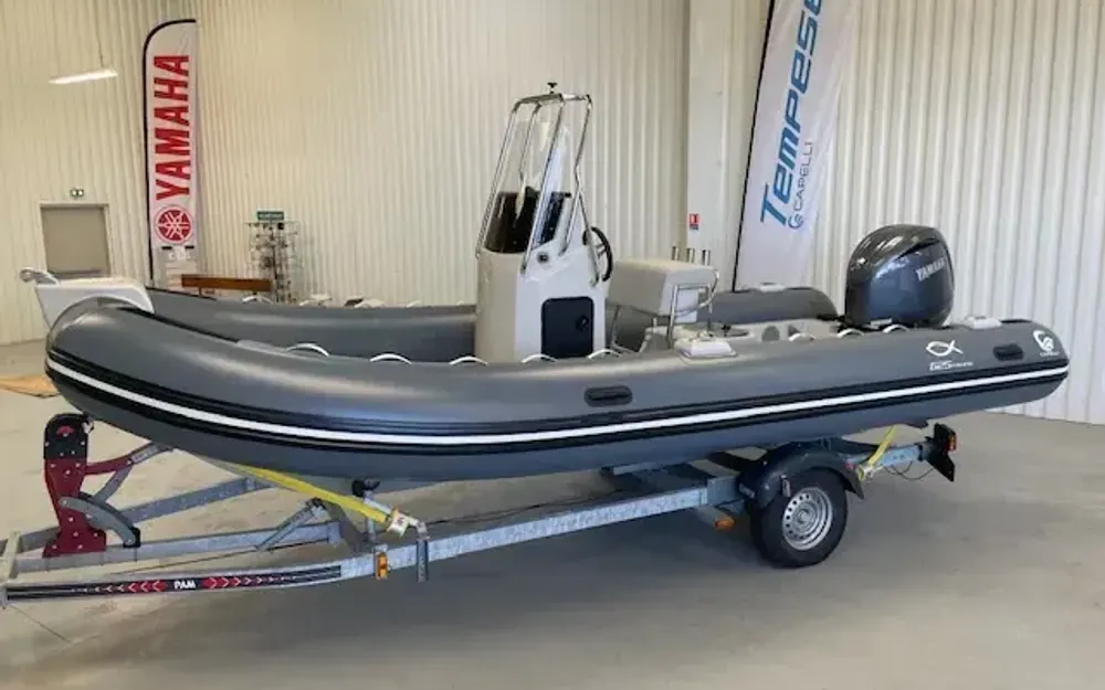 slider 1 Capelli Tempest 625 Fish