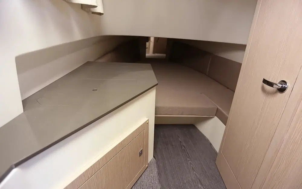 slider 7 Capelli Tempest 900