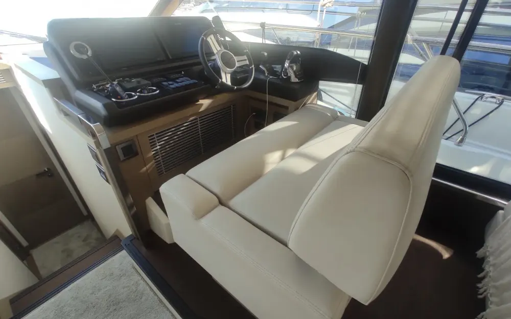 slider 9 Jeanneau Prestige 520 Fly - null