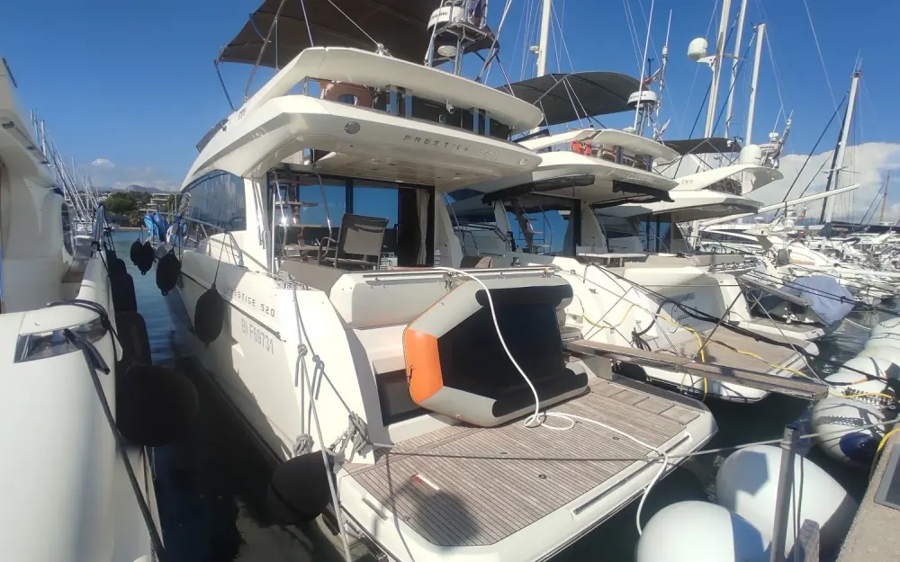 slider 1 Jeanneau Prestige 520 Fly - null