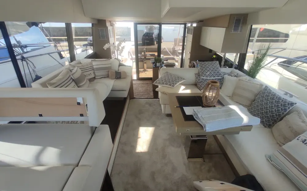 slider 6 Jeanneau Prestige 520 Fly - null