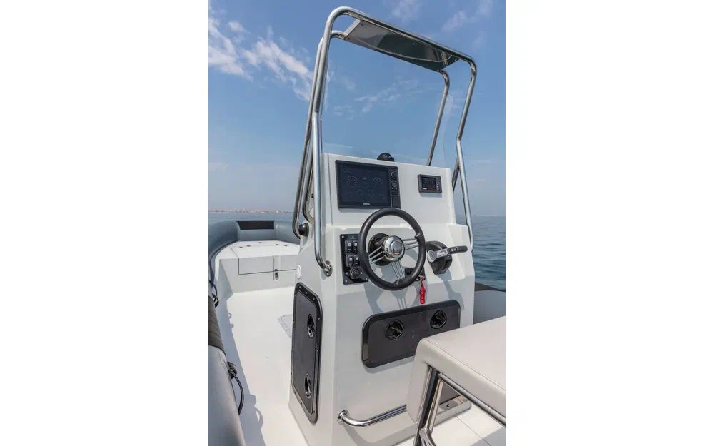 slider 1 Capelli Tempest 700