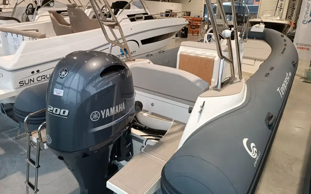 slider 6 Capelli Tempest 650
