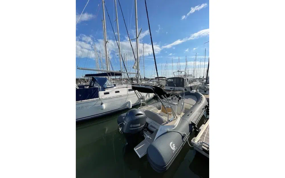 slider 2 Capelli Tempest 650 Open