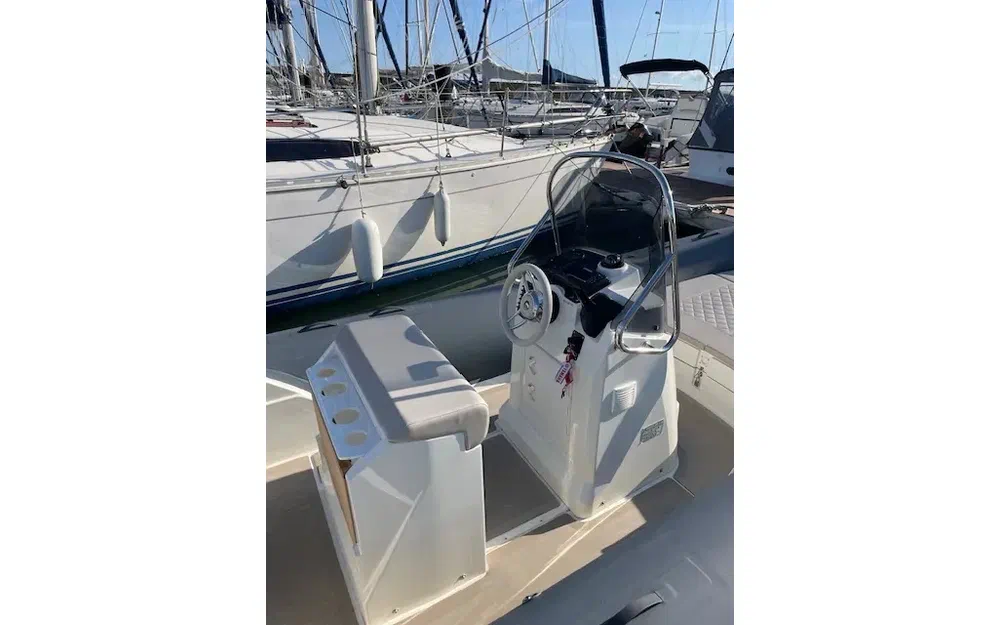 slider 4 Capelli Tempest 650 Open