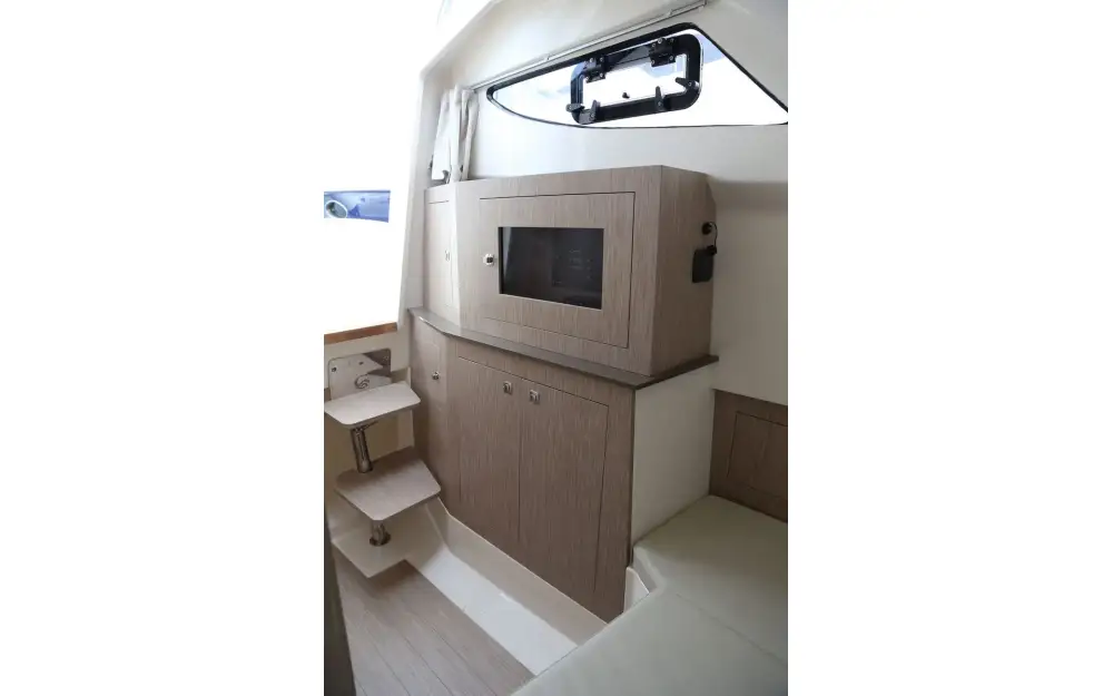 slider 6 Capelli Tempest 38