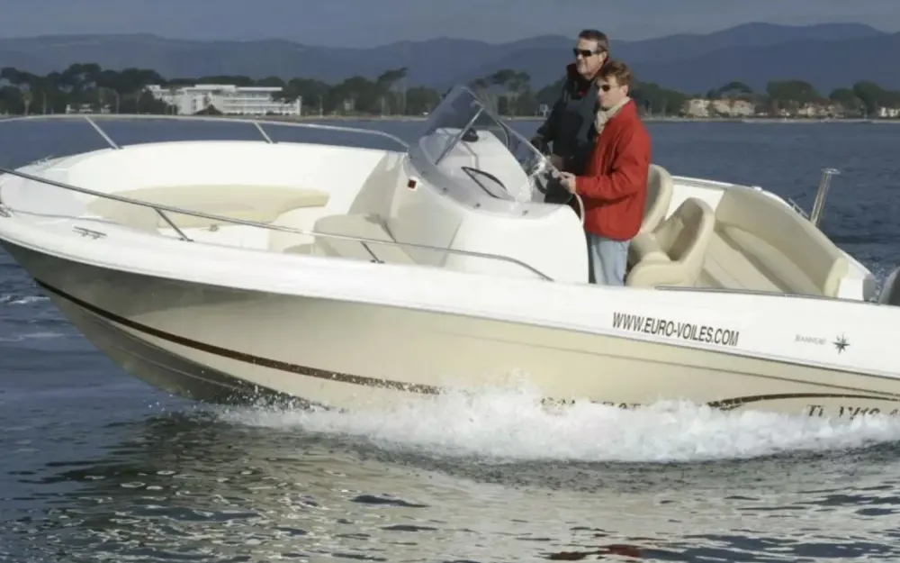 JeanneauCap Camarat 635 Cc