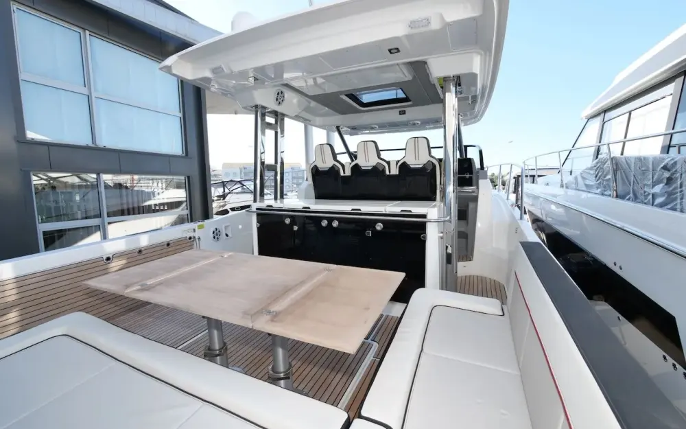 slider 1 Jeanneau Cap Camarat 12.5 WA - null