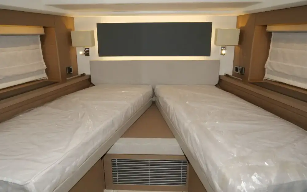slider 13 Jeanneau Prestige 590 S
