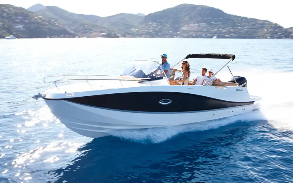 QuicksilverActiv 755 Sundeck