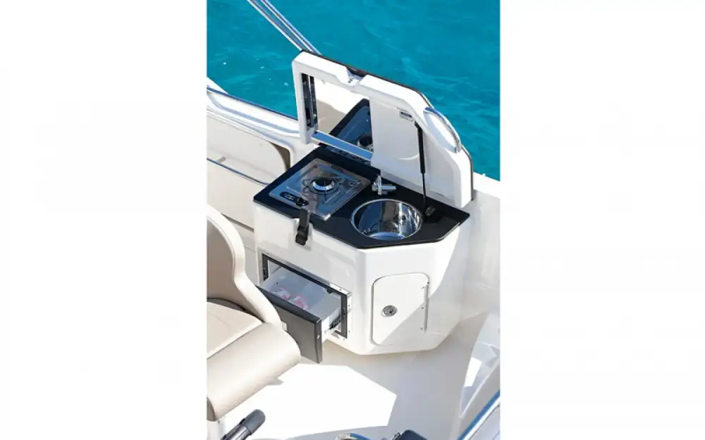 slider 8 Quicksilver Activ 755 Sundeck