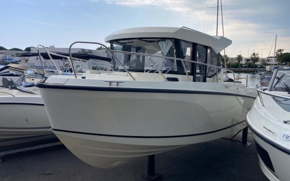 slider 0 Quicksilver Captur 805 Pilothouse