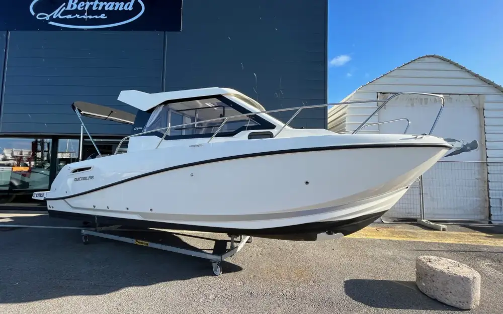 slider 1 Quicksilver Activ 675 Weekend