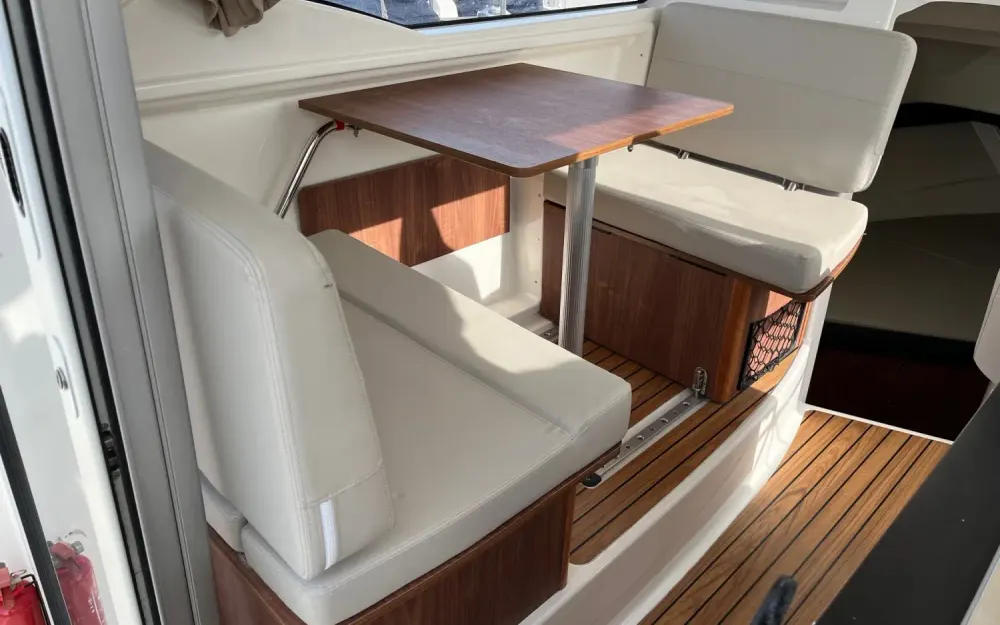 slider 8 Quicksilver  905 Pilothouse - null