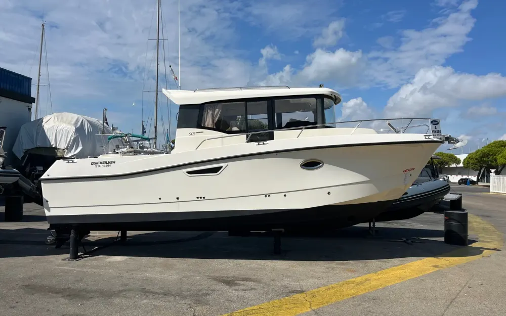 slider 0 Quicksilver  905 Pilothouse - null