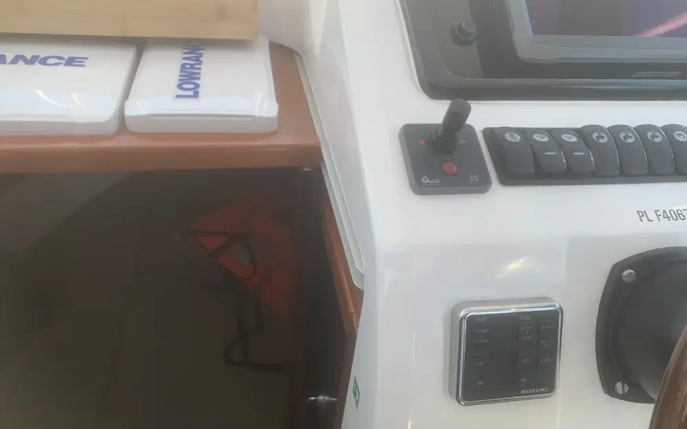 slider 10 Jeanneau Merry Fisher 855