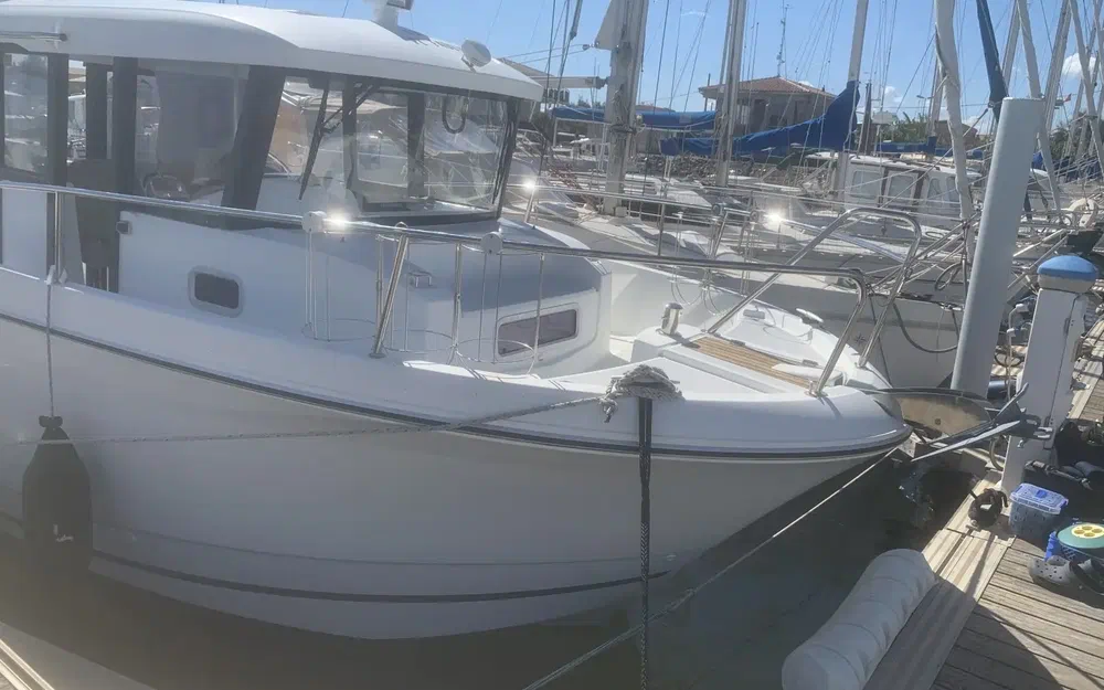 slider 1 Jeanneau Merry Fisher 855