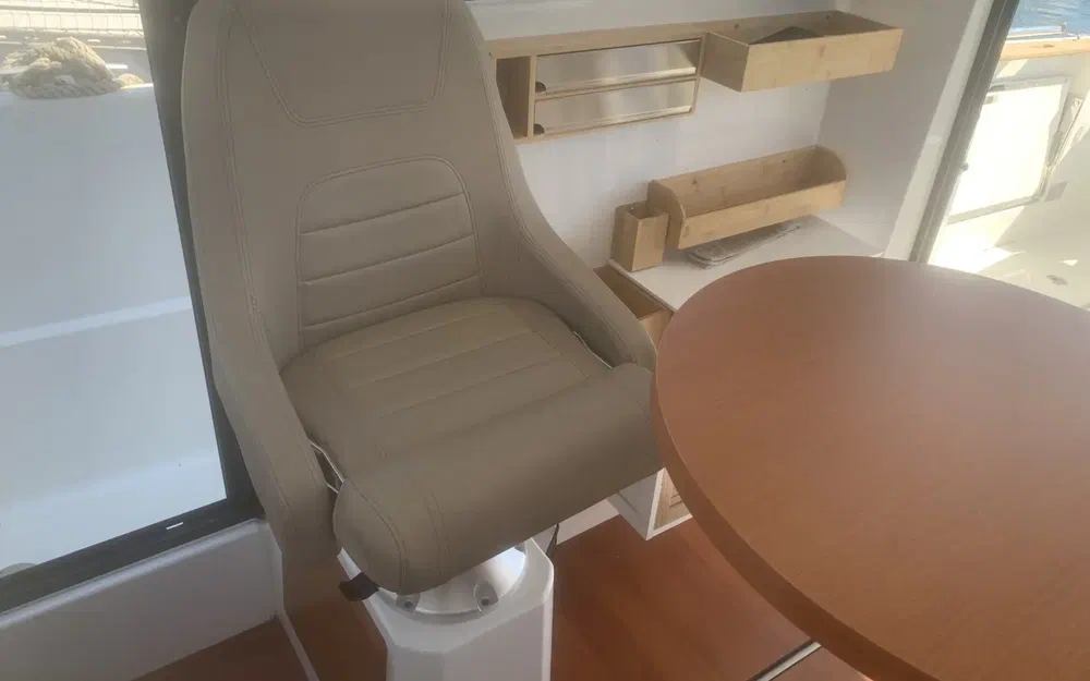 slider 8 Jeanneau Merry Fisher 855