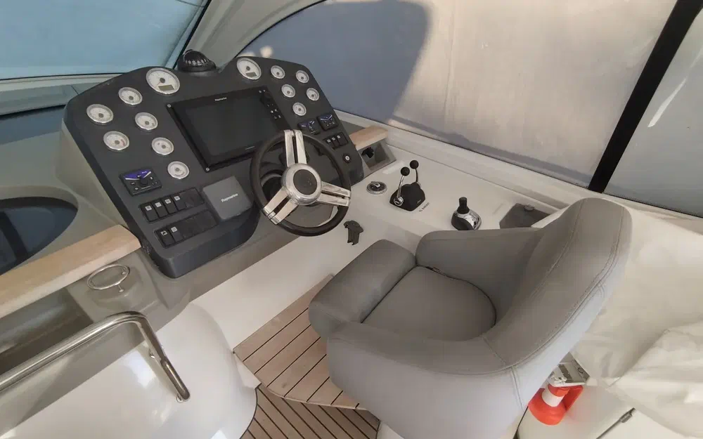 slider 1 Beneteau Monte Carlo 42