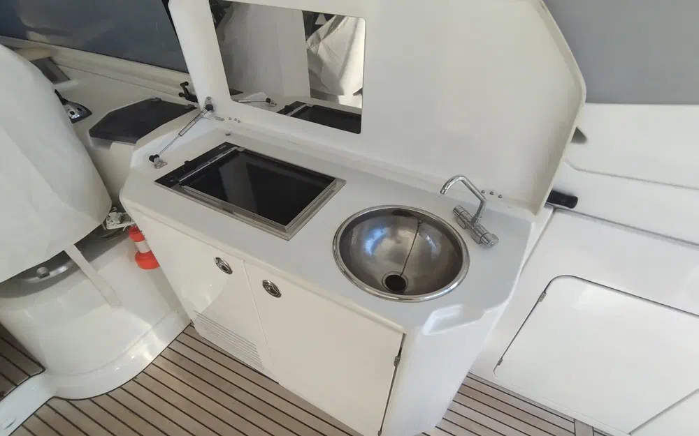 slider 2 Beneteau Monte Carlo 42