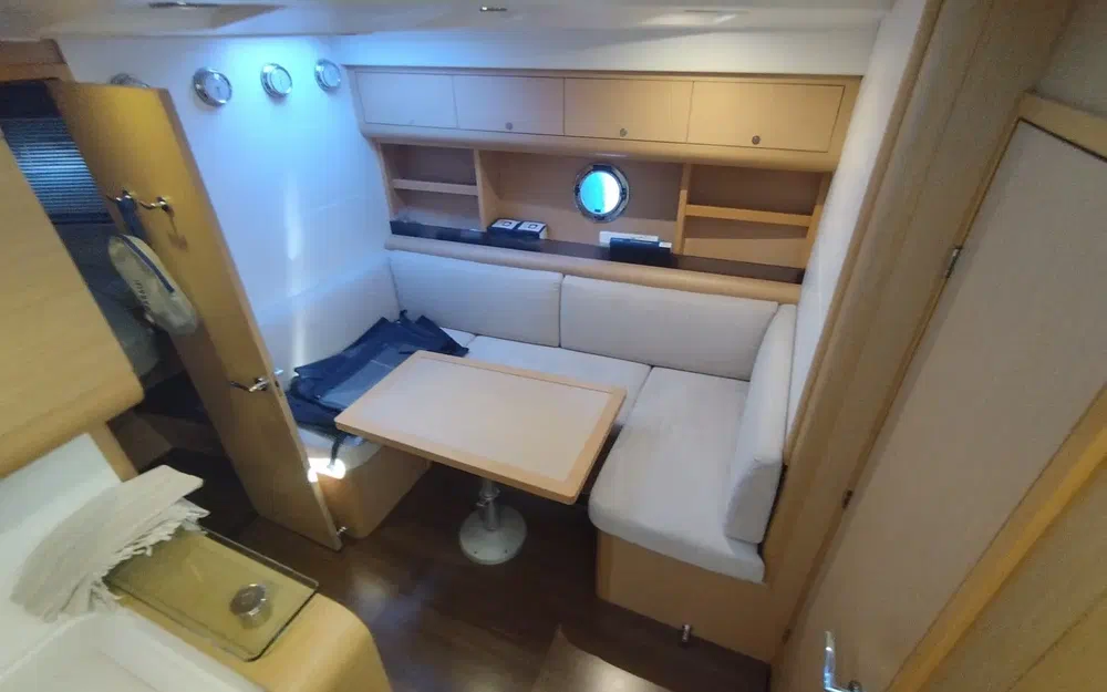 slider 4 Beneteau Monte Carlo 42