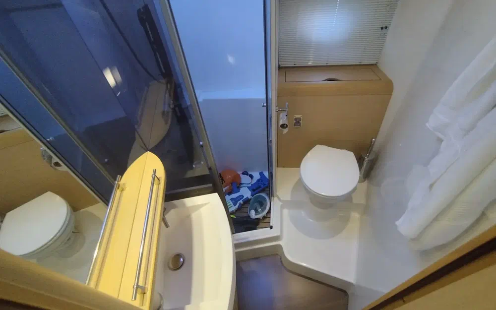 slider 7 Beneteau Monte Carlo 42