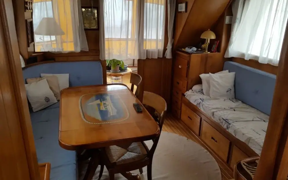 slider 7 Grand Banks  42 Europa