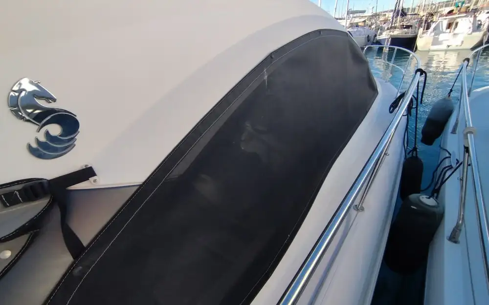 slider 4 Beneteau Flyer Gran Turismo 34