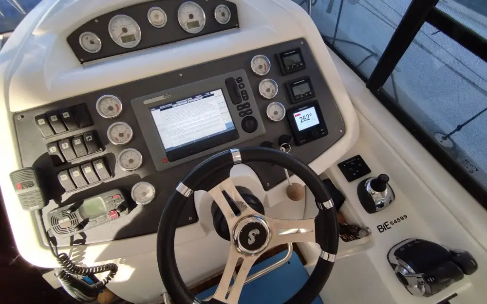 slider 7 Beneteau Flyer Gran Turismo 34